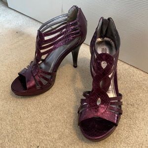 Kenneth Cole high heels with box